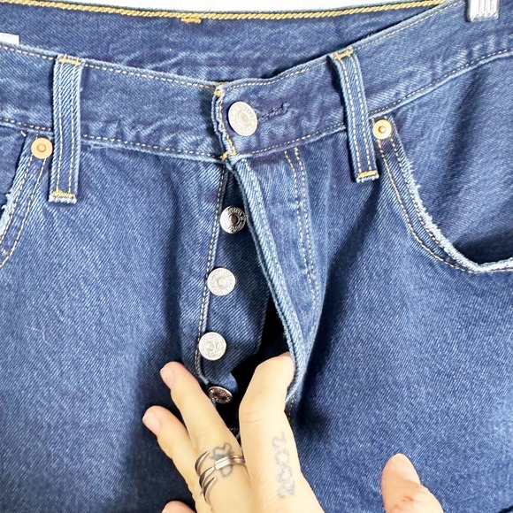 Levi's 501 Dark Blue Cut Off Denim Jean Shorts sz W32 - Picture 3 of 6